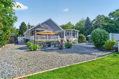 17 Woodlawn Avenue, East Moriches, NY 11940 - Photo 3