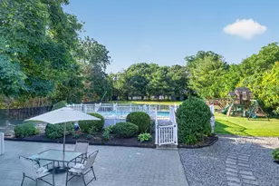 17 Woodlawn Ave, East Moriches, NY 11940 - Photo 13