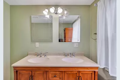 46 Walter Avenue, Hicksville, NY 11801 - Photo 21