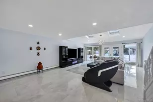 119 Scooter Ln, Hicksville, NY 11801 - Photo 11