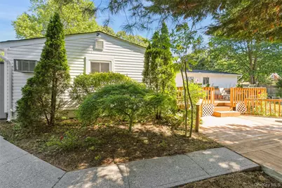 26 Huxley Lane, Ronkonkoma, NY 11779 - Photo 31