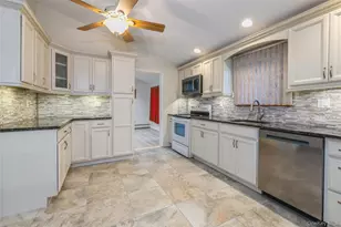 26 Huxley Ln, Ronkonkoma, NY 11779 - Photo 7