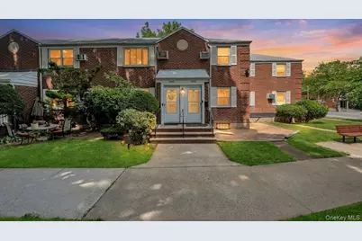 263-53 74th Avenue #90E31, Glen Oaks, NY 11004 - Photo 3
