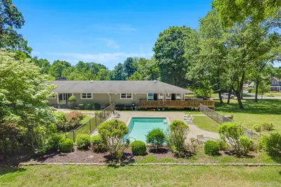 21 Vail Road, Poughkeepsie, NY 12603 - Photo 1