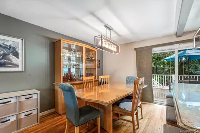 194 Missouri Avenue, Bay Shore, NY 11706 - Photo 5