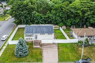 194 Missouri Ave, Bay Shore, NY 11706 - Photo 23