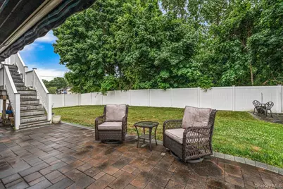 194 Missouri Avenue, Bay Shore, NY 11706 - Photo 21