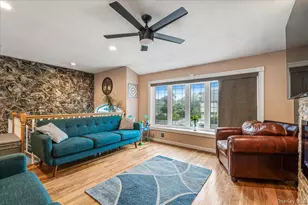194 Missouri Ave, Bay Shore, NY 11706 - Photo 3