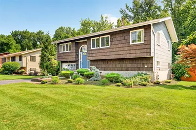 10 Lighthouse Court, Stony Point, NY 10986 - Photo 3