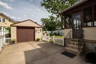 9 Satterie Ave, Valley Stream, NY 11580 - Photo 23