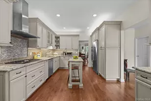 18 Brookview Dr, Pleasantville, NY 10570 - Photo 5