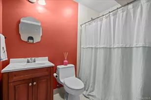 18 Brookview Dr, Pleasantville, NY 10570 - Photo 23