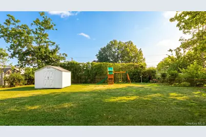 209 Loop Drive, Sayville, NY 11782 - Photo 21