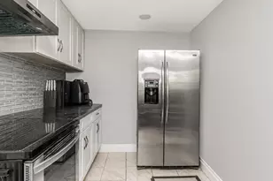 130 Lasalle Dr, Yonkers, NY 10710 - Photo 23