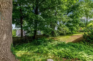 130 Lasalle Dr, Yonkers, NY 10710 - Photo 29