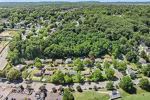 17 Harmony Ln, Glen Cove, NY 11542 - Photo 23
