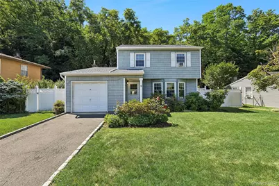 17 Harmony Lane, Glen Cove, NY 11542 - Photo 1
