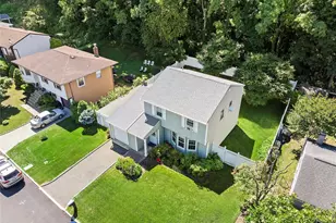 17 Harmony Ln, Glen Cove, NY 11542 - Photo 25