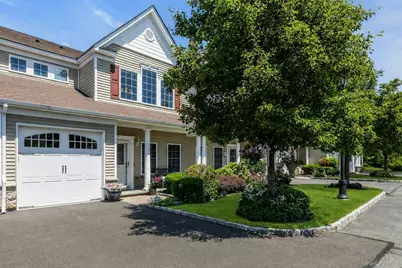 19 Meadow Court, Oakdale, NY 11769 - Photo 3