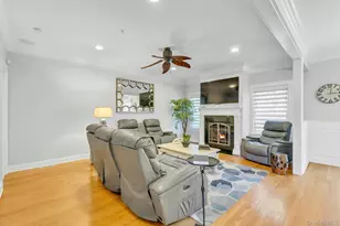 19 Meadow Ct, Oakdale, NY 11769 - Photo 7