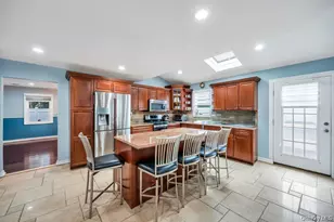 6 Garden Cir, Syosset, NY 11791 - Photo 5