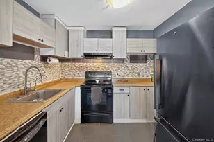 22 Scarborough Ln, Wappingers Falls, NY 12590 - Photo 11