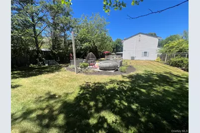 2 Peters Lane, Port Jefferson Station, NY 11776 - Photo 5