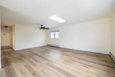 542 E Pine Street #Upper, Long Beach, NY 11561 - Photo 7
