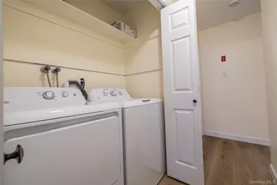 542 E Pine Street #Upper, Long Beach, NY 11561 - Photo 21
