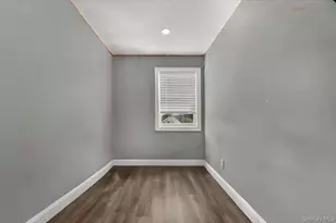84 Choir Ln, Westbury, NY 11590 - Photo 21