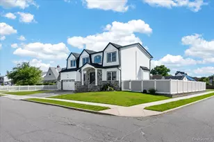 84 Choir Ln, Westbury, NY 11590 - Photo 3