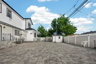 84 Choir Ln, Westbury, NY 11590 - Photo 27