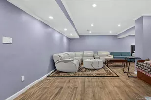 84 Choir Ln, Westbury, NY 11590 - Photo 33