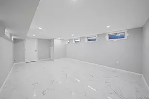 530 Washington Ave, West Hempstead, NY 11552 - Photo 27