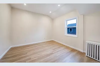 530 Washington Avenue, West Hempstead, NY 11552 - Photo 19