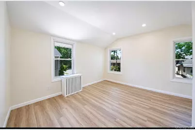 530 Washington Avenue, West Hempstead, NY 11552 - Photo 17