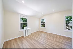 530 Washington Ave, West Hempstead, NY 11552 - Photo 17