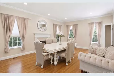 10 Chapel Hill Road, Lake Grove, NY 11755 - Photo 11