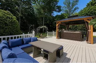 10 Chapel Hill Rd, Lake Grove, NY 11755 - Photo 5