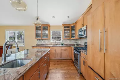 540 Scudder Avenue, Copiague, NY 11726 - Photo 7