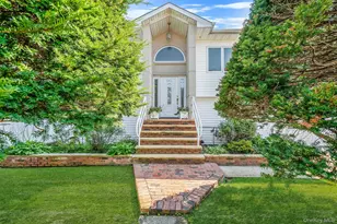 540 Scudder Ave, Copiague, NY 11726 - Photo 3