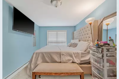 540 Scudder Avenue, Copiague, NY 11726 - Photo 19