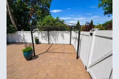 21 Kevin Road, Commack, NY 11725 - Photo 5