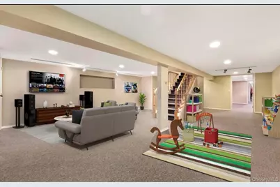 240 Plainview Road, Woodbury, NY 11797 - Photo 13