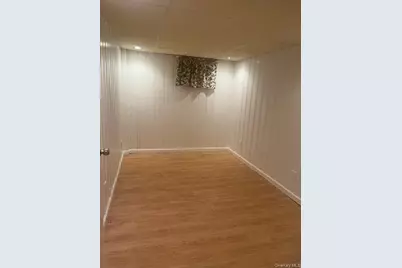 21104 Richland Avenue, Oakland Gardens, NY 11364 - Photo 37