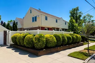 211-04 Richland Ave, Oakland Gardens, NY 11364 - Photo 3