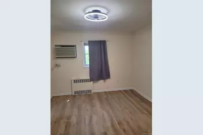 21104 Richland Avenue, Oakland Gardens, NY 11364 - Photo 23