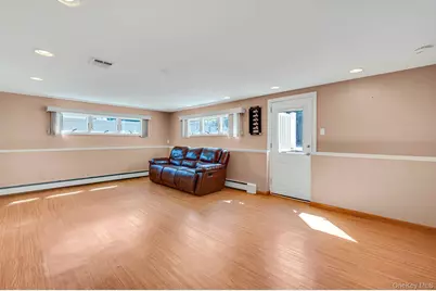 158 Saint Nicholas Avenue, Smithtown, NY 11787 - Photo 21