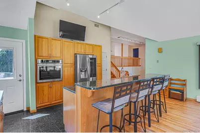 158 Saint Nicholas Avenue, Smithtown, NY 11787 - Photo 11