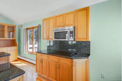 158 Saint Nicholas Avenue, Smithtown, NY 11787 - Photo 9